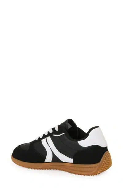 Berness Curve Stripe Sneaker In Black