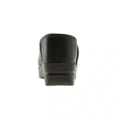 Dansko Narrow Pro Cabrio Womens Leather Round Toe Clogs In Black