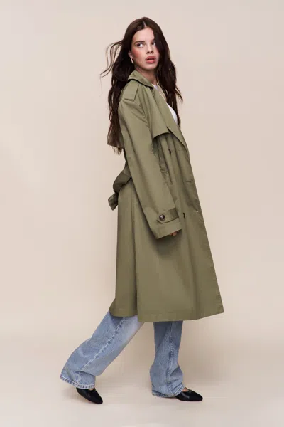 Danielle Guizio Ny Classic Trench Coat In Green
