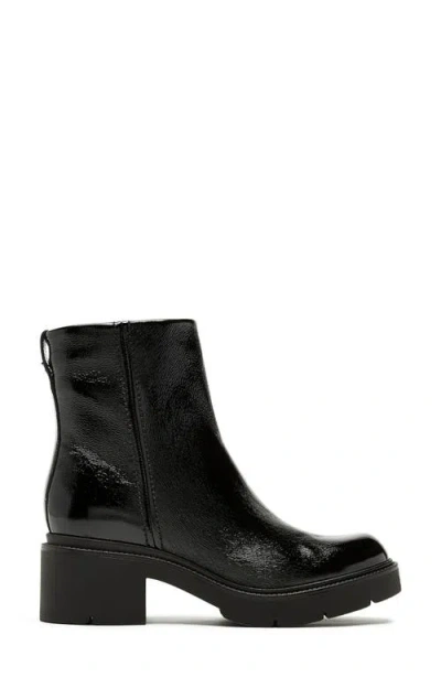 La Canadienne Alec Crinkle Leather Lug-sole Ankle Booties In Black
