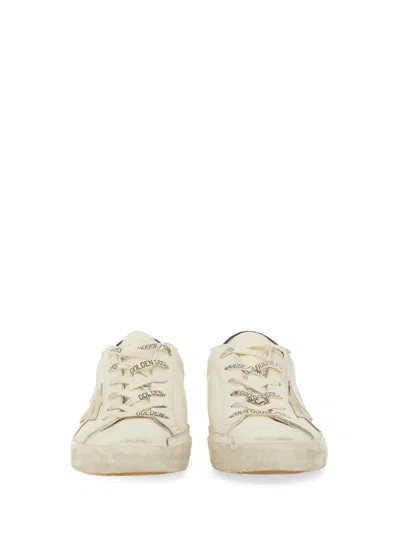 Golden Goose Women 'super-star' White Low Top Sneakers With Embossed Logo And Contrasting Heel In Le