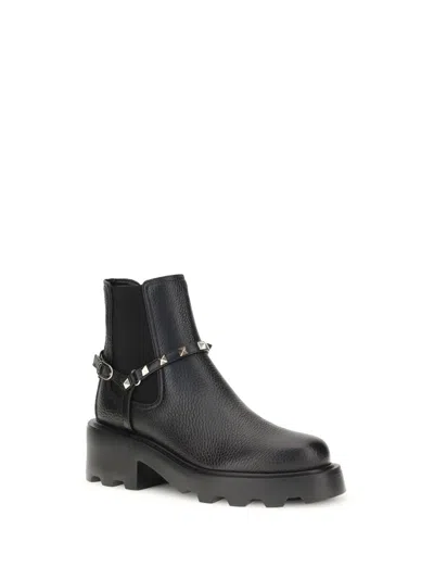 Valentino Rockstud Grainy Leather Boot In Black