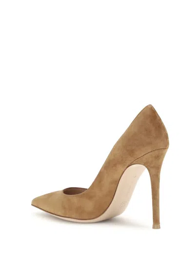 Gianvito Rossi Textured Pointed Toe Pumps In Brown