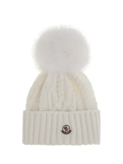 Moncler Bonnet En Cachemire Et Laine Avec Pompon In Neutral