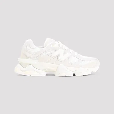 New Balance Layered Design Chunky Sneakers With Wave-style Sole In White