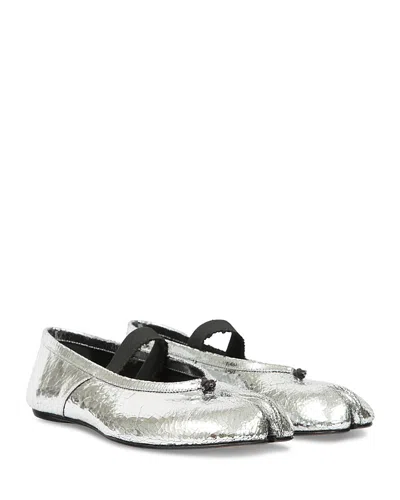 Maison Margiela Tabi Split-toe Metallic Cracked-leather Ballet Flats In Silver
