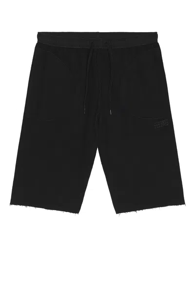 Mm6 Maison Margiela Knee-length Shorts Featuring Elastic Waistband In Black