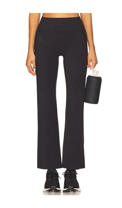 On Womens Black Studio Flared Performance Leggings In Black