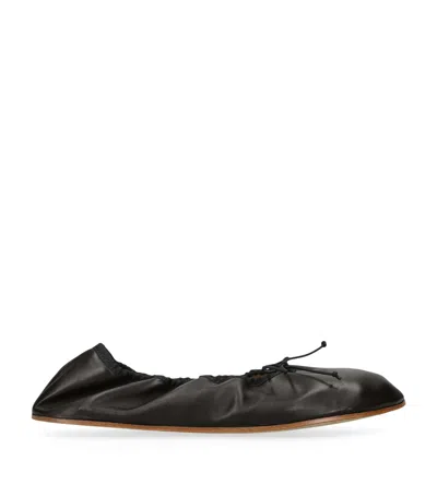 The Row 10mm Hereditas Leather Ballerina Flats In Black