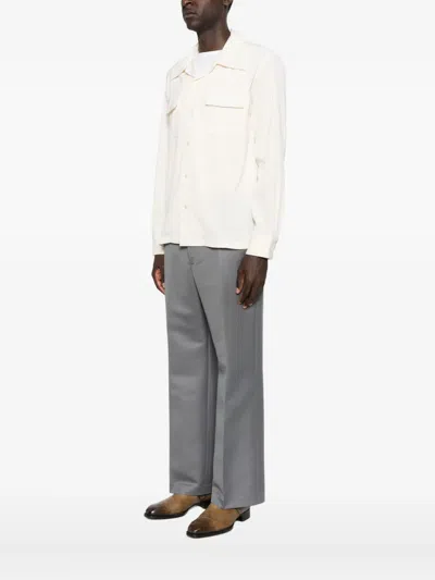 双口袋长袖衬衫