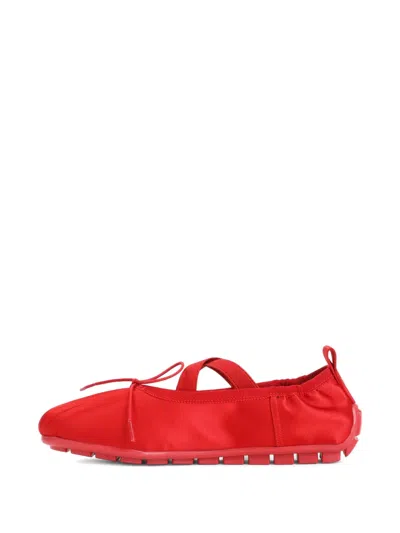 Simone Rocha Satin-finish Ballerina Flats With Pleated Detailing And Bow In Red