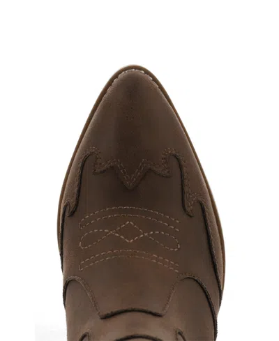 Mia Women's Clorinda Pointed Toe Western Style Boots In Brown