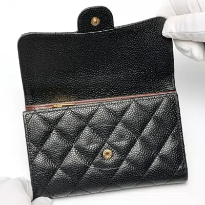 Pre-owned Chanel Black Grained Calfskin Wallet (tri-fold) ()