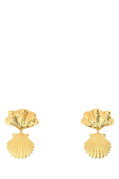 Chloé Shell Design Textured Metal Earrings In Gold
