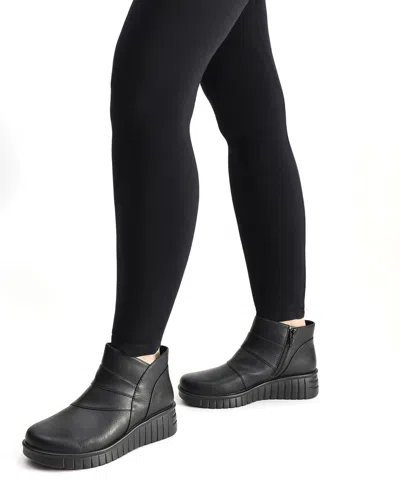 Easy Street Womens Rayleen Flat Heel Booties In Black