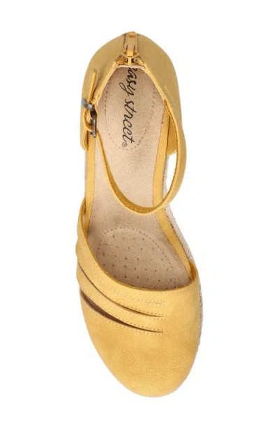 Easy Street Womens Daytona Wedge Sandals In Yellow