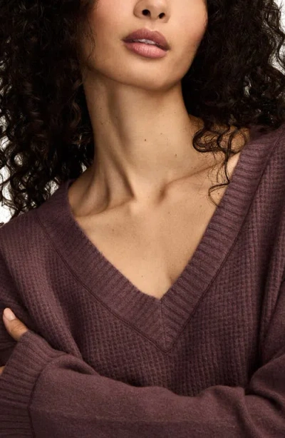 Lucky Brand Women's Waffle V-neck Sweater In Burgundy