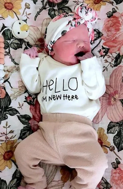 Tenth & Pine Hello I'm New Here In Neutral