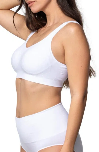 Underoutfit The Comfort Shaping Bra With Adjustable Straps In White