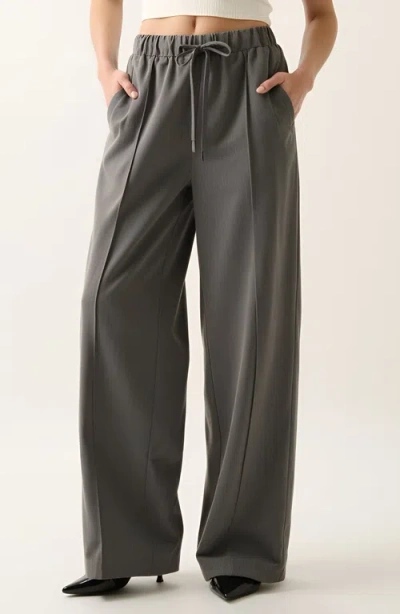 Modenaire Wide-leg Front-seam Elastic Drawstring Waist Trousers In Gray