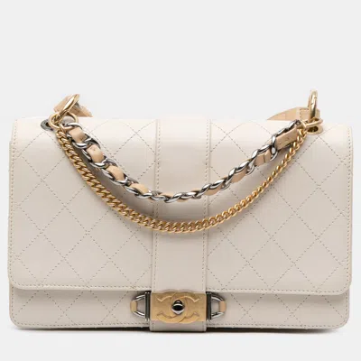 Pre-owned Chanel White Cc Stitched Calfskin Chain Flap
