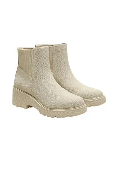 Vivaia Round-toe Chunky Platform Travel Boots In White