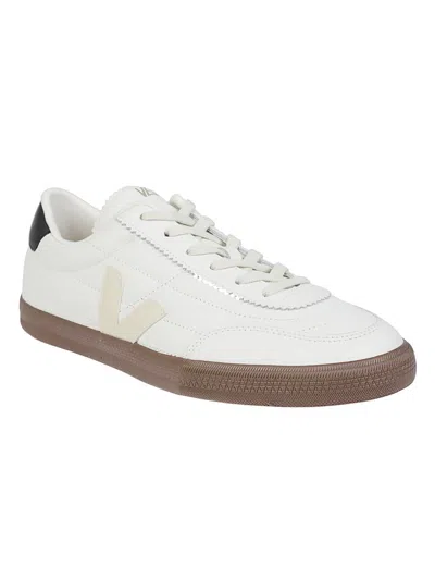 Veja Low-top Round Toe Sneakers With Contrast Sole In White