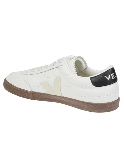 Veja Low-top Round Toe Sneakers With Contrast Sole In White