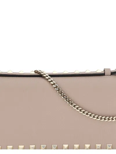 Valentino Rockstud Chain Wallet In Pink