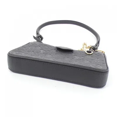 Pre-owned Louis Vuitton Black Leather Pouch Shoulder Bag ()