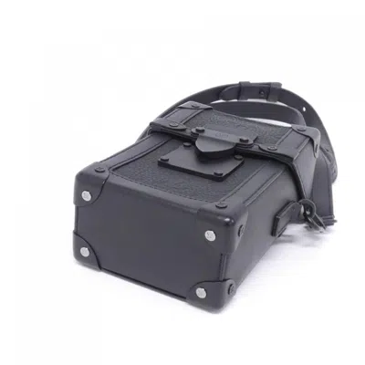 Pre-owned Louis Vuitton Black Leather Shoulder Bag ()