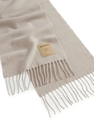 Woolrich Fringed Wool Logo-patch Scarf In Neutral