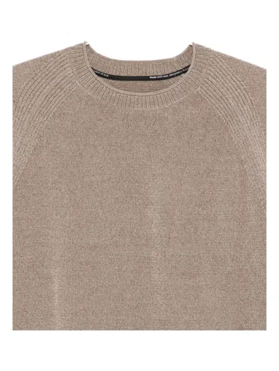 插肩式衣袖毛衣