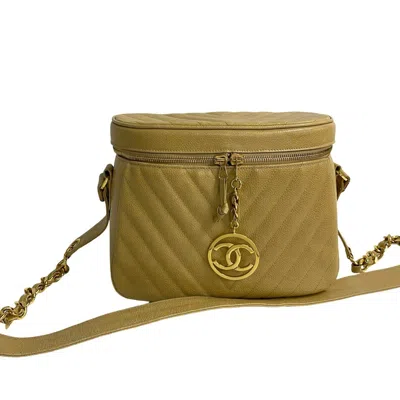 Pre-owned Chanel Grained Calfskin Shoulder Bag () In Sand