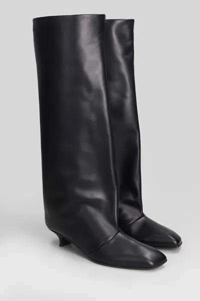 Vicini Cizin 30 Low Heels Boots In Black Leather In Black