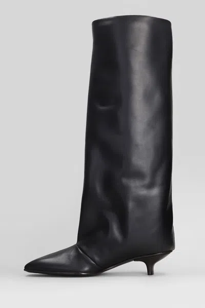 Vicini Cizin 30 Low Heels Boots In Black Leather In Black