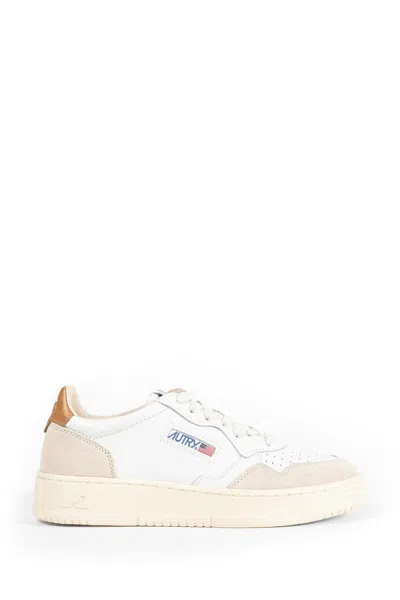 Autry Low-top Sneakers With Suede Inserts And Contrasting Heel In Multi
