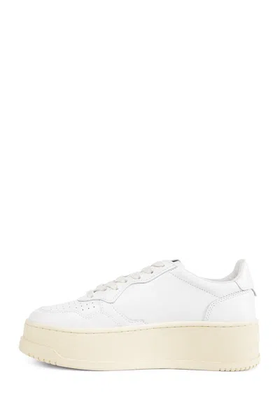 Autry Sneakers Medalist Platform In Suede And Leather White And Gray. In White