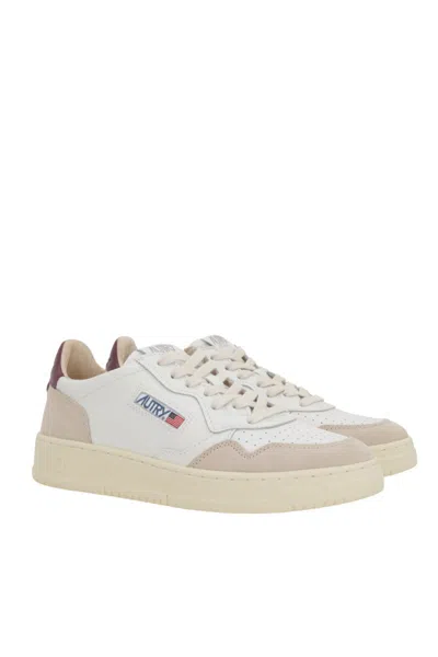Autry Medalist Low Sneakers With Suede Inserts And Signature Logo In White