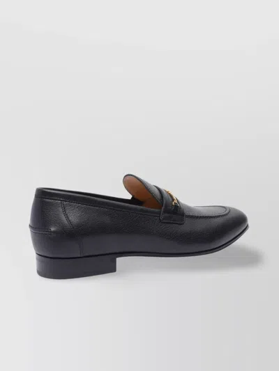 Valentino Garavani Vlogo Signautre Leather Loafers In Black
