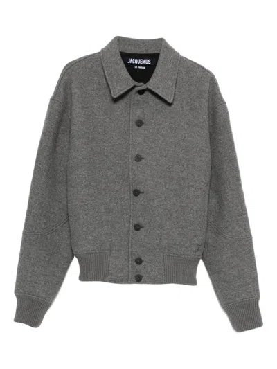 Jacquemus Mens Grey Feltro Pointed-collar Wool Bomber Jacket In Gray