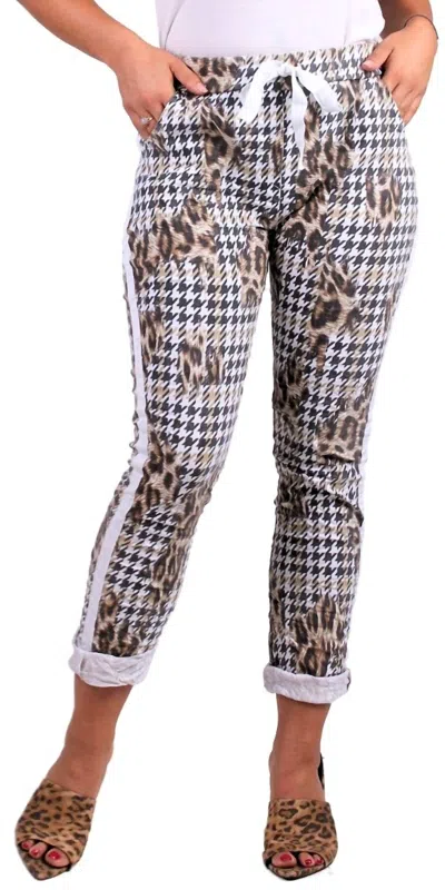 Gigi Moda Poluma Houndstooth Pants In White/brown In Multi