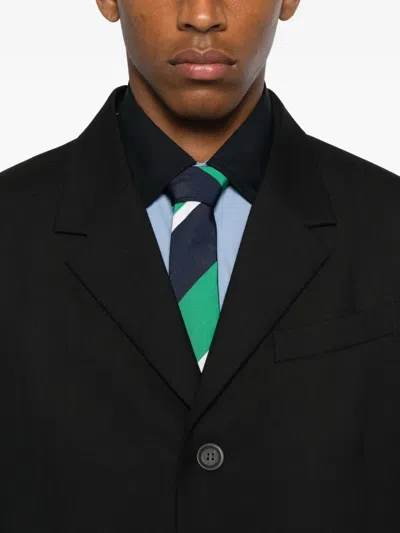 三纽扣细条纹西装夹克