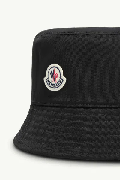 Moncler Checked Bucket Hat In Neutral