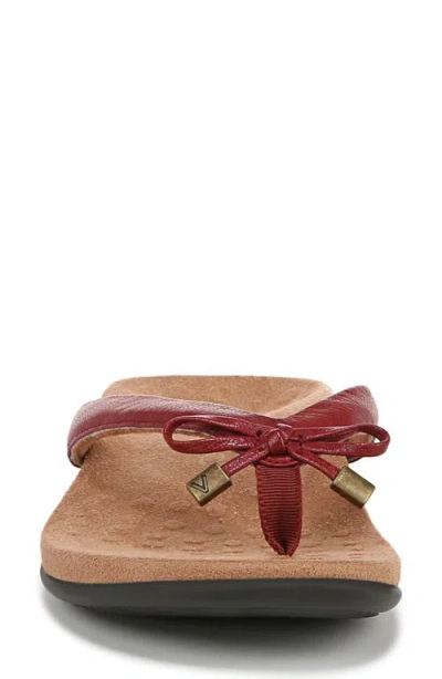 Vionic Bella X Womens Open Toe Slip On Thong Sandals In Burgundy
