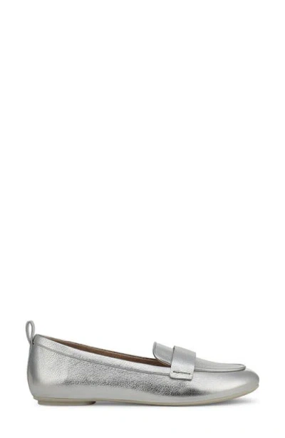Vionic Tessa Flat In Silver