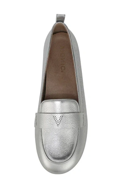 Vionic Tessa Flat In Silver