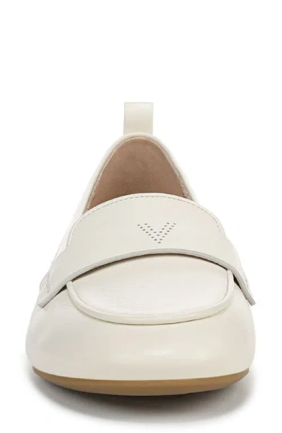 Vionic Tessa Flat In White