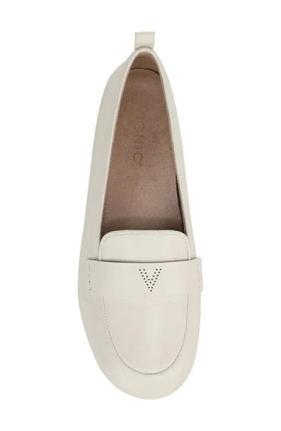 Vionic Tessa Flat In White