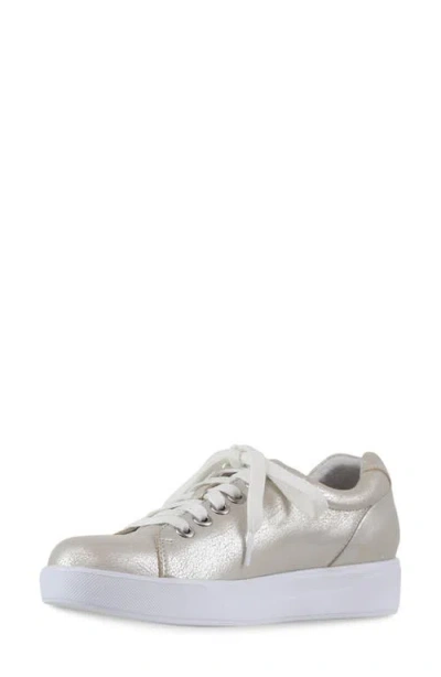 Munro Tilly Sneaker In Silver